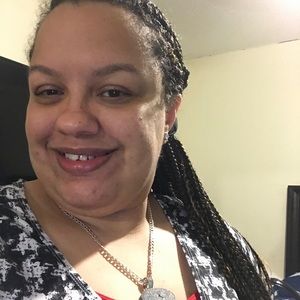 Meet your Posher, Latosha